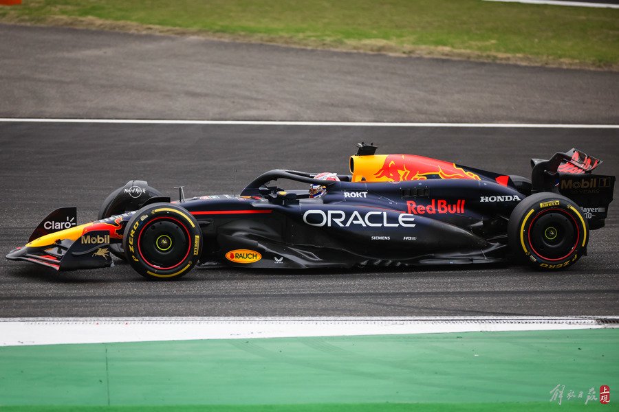 开云体育平台APP-索伯车队鏖战威廉姆斯，皮亚斯特里刷新纪录的简单介绍